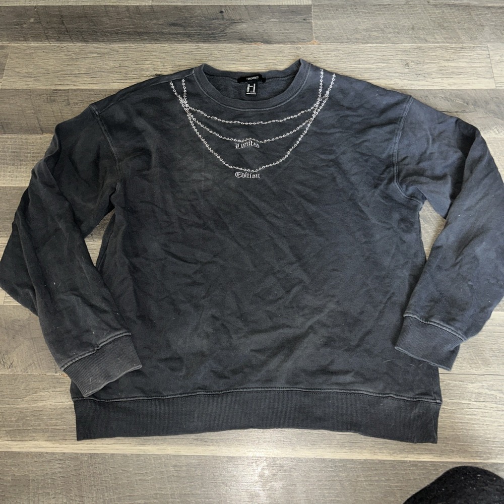 Gray‎ crewneck with embroidered jewelry limited edition Size Medium